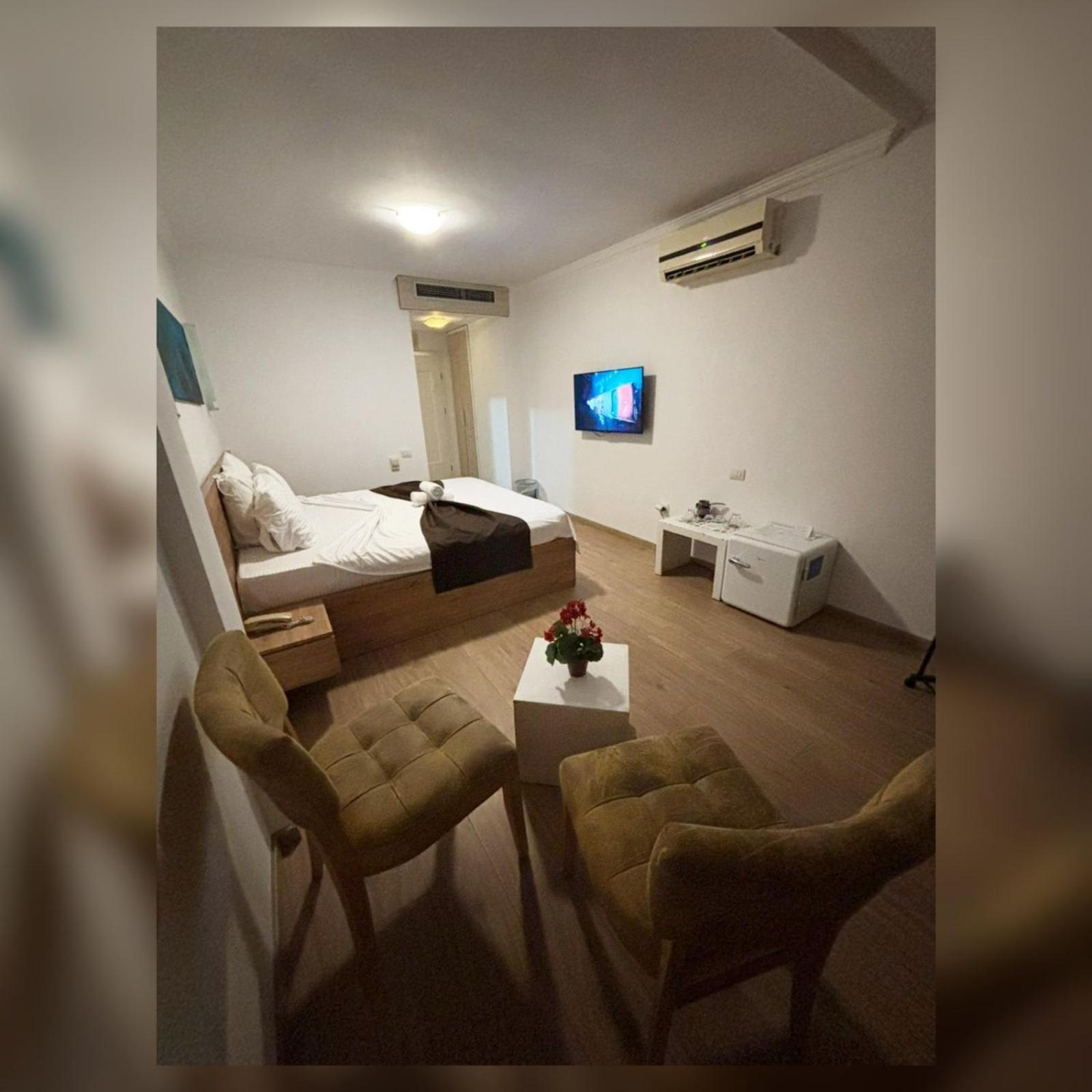 Theranda Hotel Πρίζρεν Δωμάτιο φωτογραφία