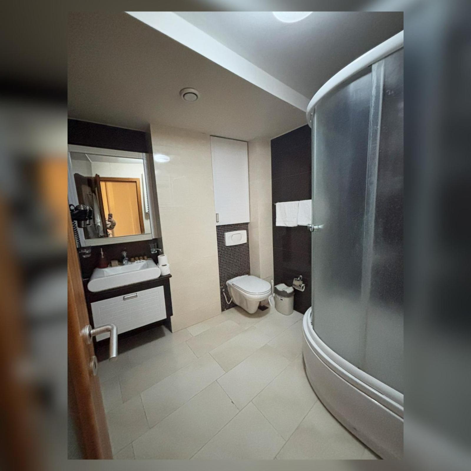 Theranda Hotel Πρίζρεν Δωμάτιο φωτογραφία