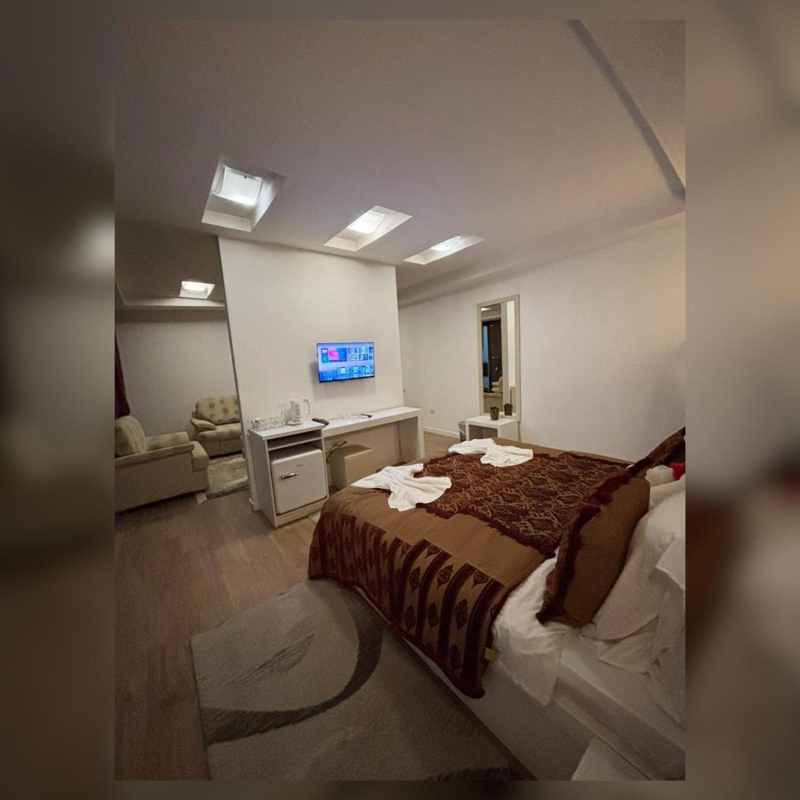 Theranda Hotel Πρίζρεν Εξωτερικό φωτογραφία